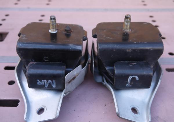 Комплект подушок двигуна subaru EJ207